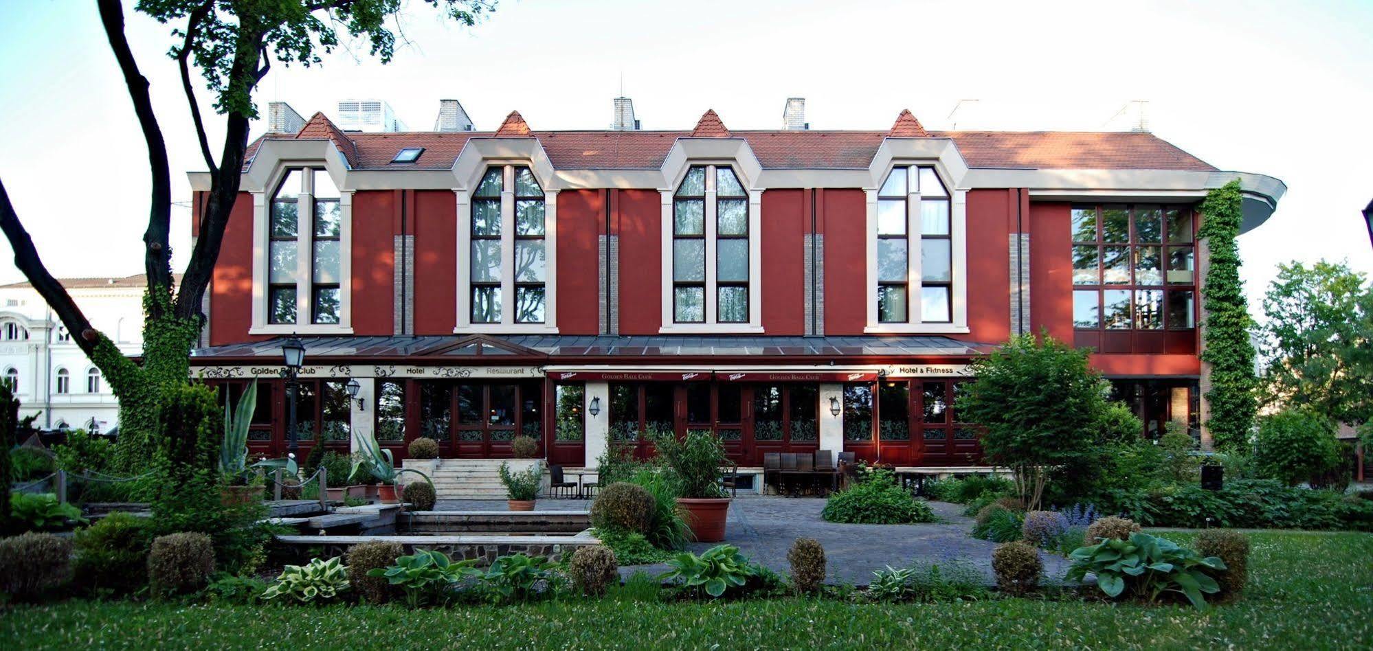 Golden Ball Club Gyor Exterior photo